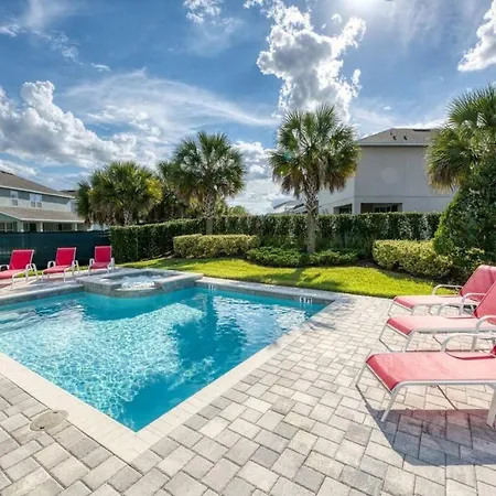 Spacious 8 Bdr Family Home With Arcades And Free Pool Heat